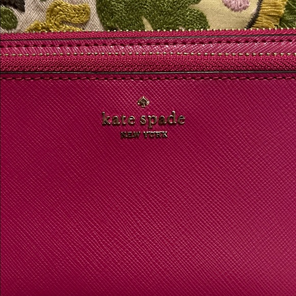 NWOT Kate Spade Staci Large Carryall Wristlet (Retail $239) - Picture 2 of 13